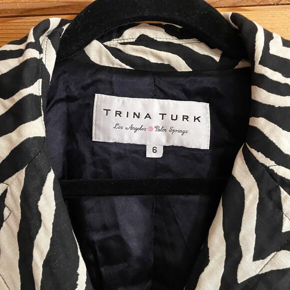 Trina Turk Zebra Cacoon Jacket size 6 - Picture 3 of 7